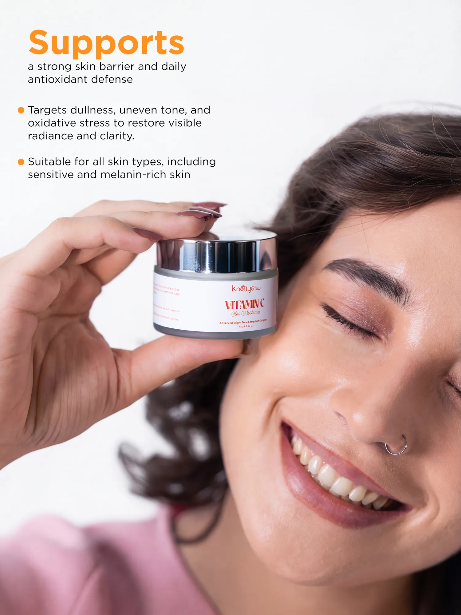 Antioxidant rich face cream formulated to defend against environmental stress, revive tired skin and restore natural luminosity with daily use.
