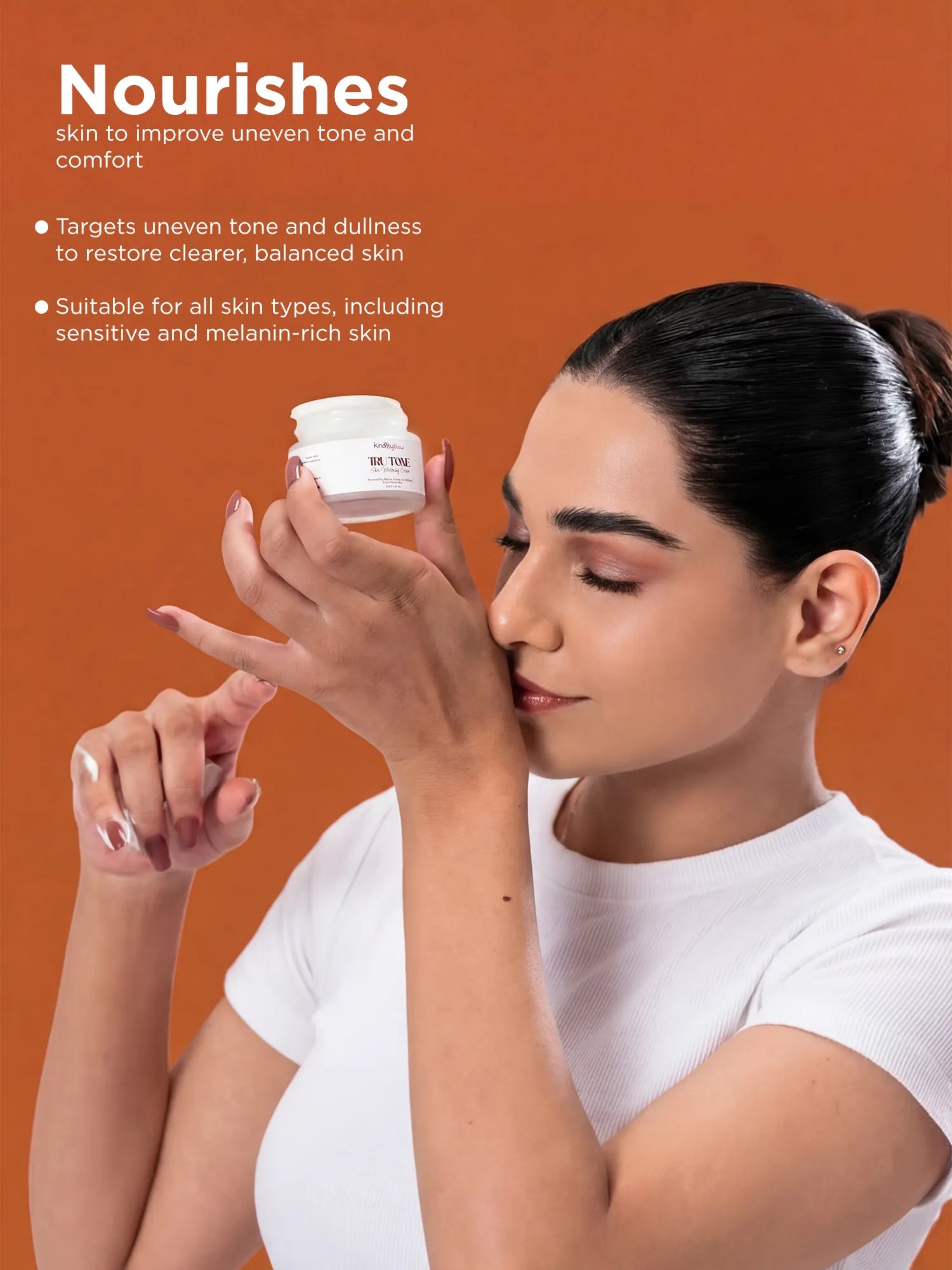 Brightening face cream formulated to help reduce pigmentation triggers while strengthening the skin barrier.